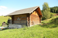 cabane de lemn rotund