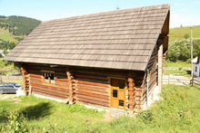 cabane din lemn rotund